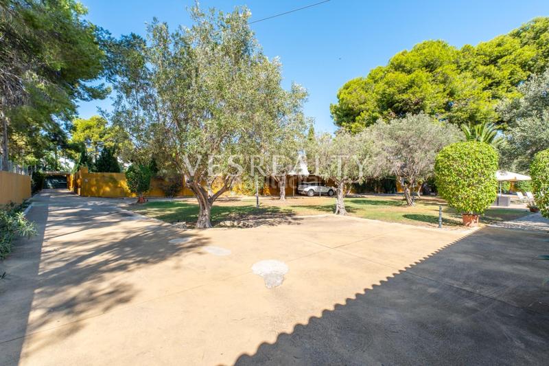 Foto b9f71189-cb96-4487-ac1a-78b0134bfdc9. Chalet in Vistahermosa Alicante