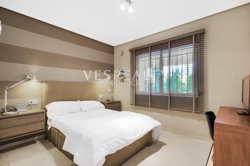 Foto c14e0456-4547-4a5e-9e86-ffbfce536ae3. Chalet in Vistahermosa Alicante