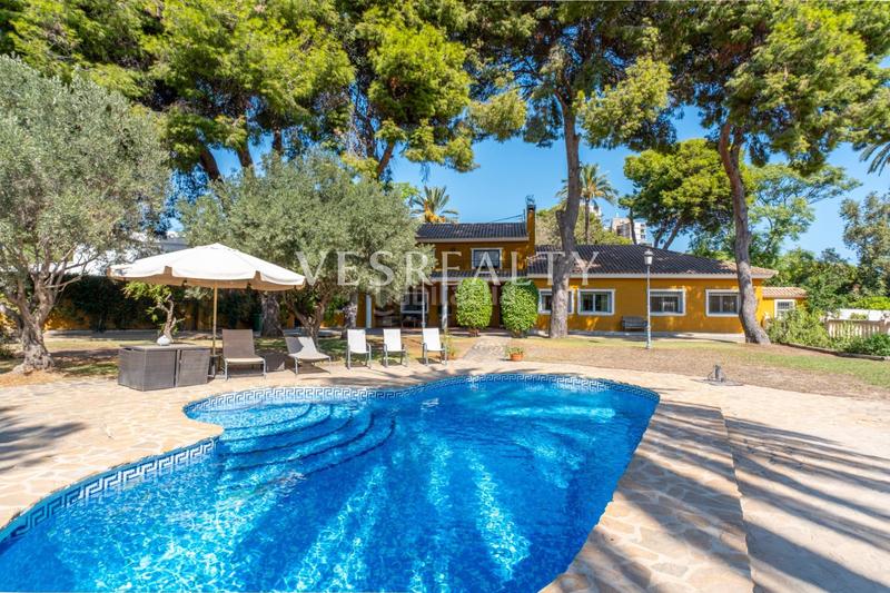 Foto de2b231d-62ae-436a-a693-93b55e9ea34c. Chalet in Vistahermosa Alicante