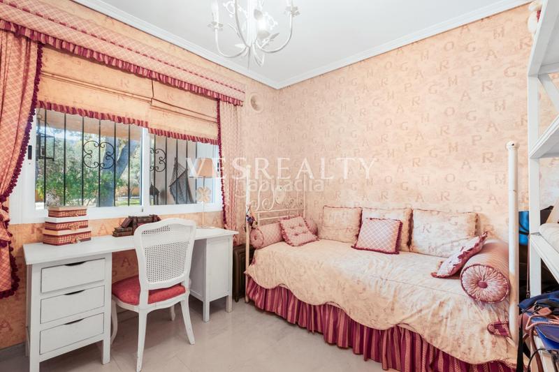 Foto f2995314-dd95-4ef0-aedc-78f9c5b4f9d2. Chalet in Vistahermosa Alicante