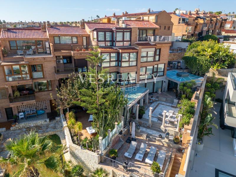 Foto 8e46130f-9e89-4bf5-85e1-fdfacd5a95e3. Casa pareada en Cabo de las Huertas Alicante