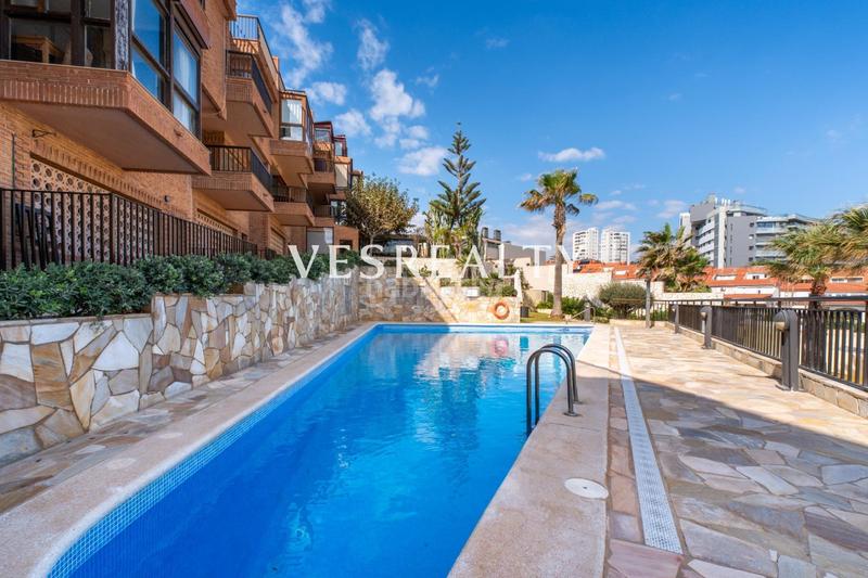 Foto 92d31d57-e75e-4e04-a7c0-cdc12cef87af. Casa pareada en Cabo de las Huertas Alicante