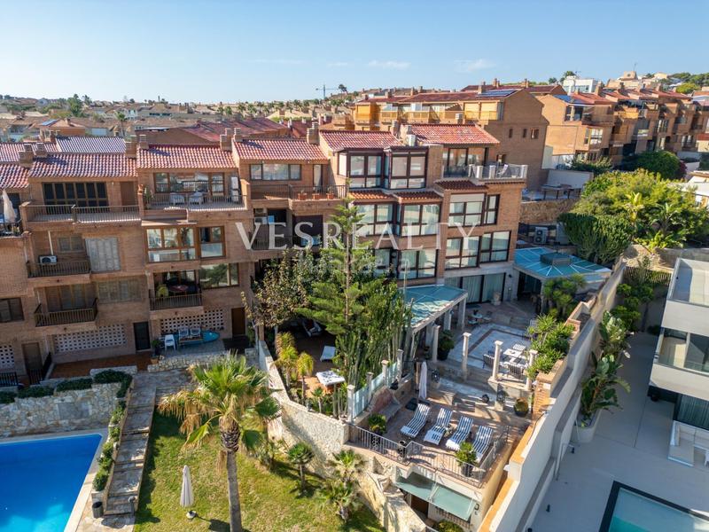 Foto ebda3e24-0efc-48e6-96a1-8095d573d75c. Casa pareada en Cabo de las Huertas Alicante