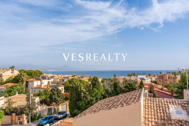 Foto 85458c06-2fa3-40f4-aad3-1ba7b3fa8a12. Chalet exclusiva villa independiente en Cabo de las Huertas en Alicante