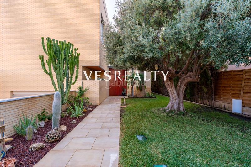 Foto a5dfddad-4a2b-4e79-8d75-18e1c08df3f7. Chalet exclusiva villa independiente en Cabo de las Huertas en Alicante