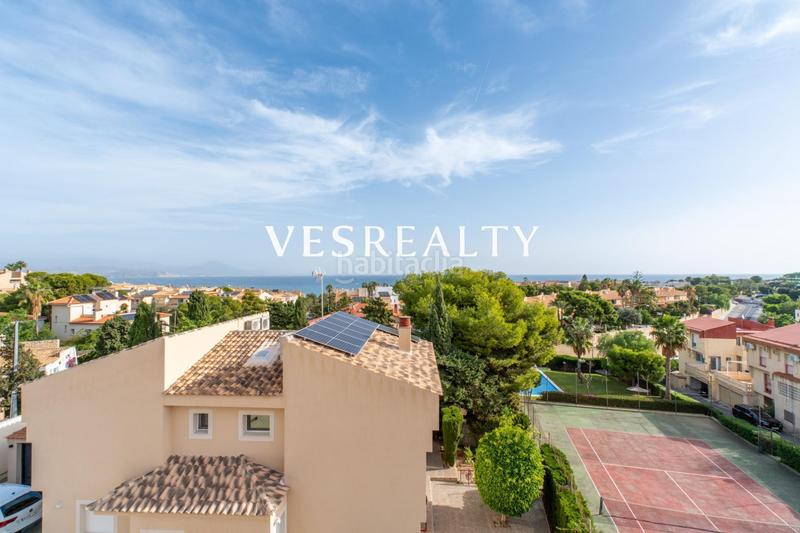 Foto c86d9248-c471-4085-a5f4-dfe93e60a304. Chalet exclusiva villa independiente en Cabo de las Huertas en Alicante