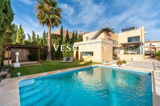 Xalet a Cabo de las Huertas. Exclusiva villa independiente en cabo de las huertas
