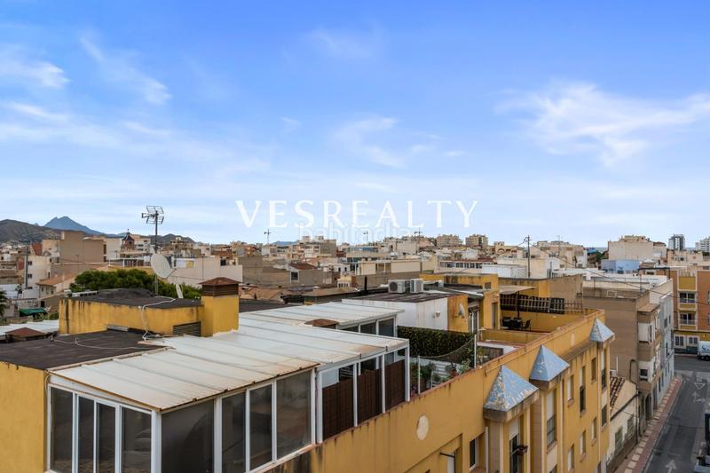 Foto 5ba0478a-428e-459c-a4c1-2fc965d000e4. Àtic amb calefacció aparcament a Campello Pueblo Campello (el)