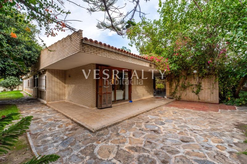 Foto b0f15e34-cfab-45ce-9b3b-afc5f54f5a75. Xalet amb aparcament piscina a Vistahermosa Alicante