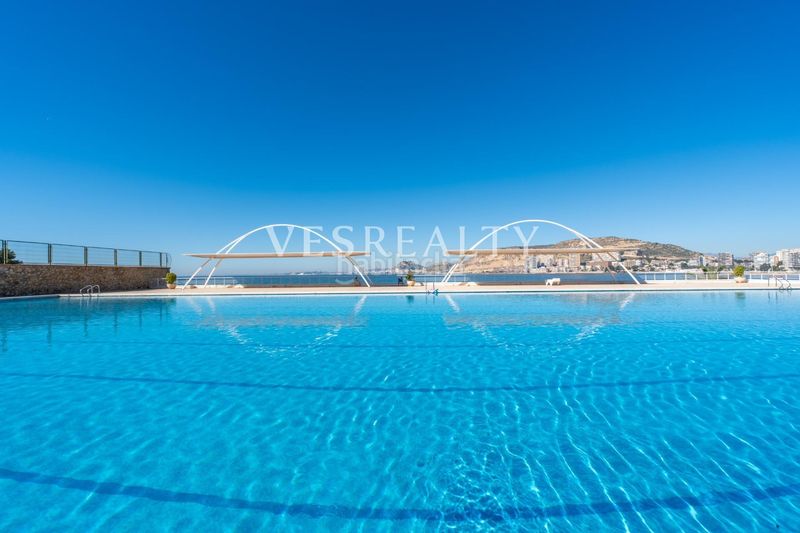 Foto f51c4b00-8e96-46c4-a7ef-7525214b77da. Pis amb piscina a Cabo de las Huertas Alicante