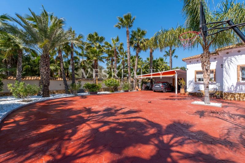 Foto 21a9f439-ecdf-4060-90cb-a779e9a29713. Xalet amb aparcament piscina a Catral