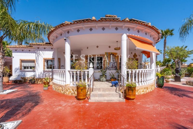 Foto 4354dfdc-4a24-492a-a935-2f7f5976aba4. Xalet amb aparcament piscina a Catral