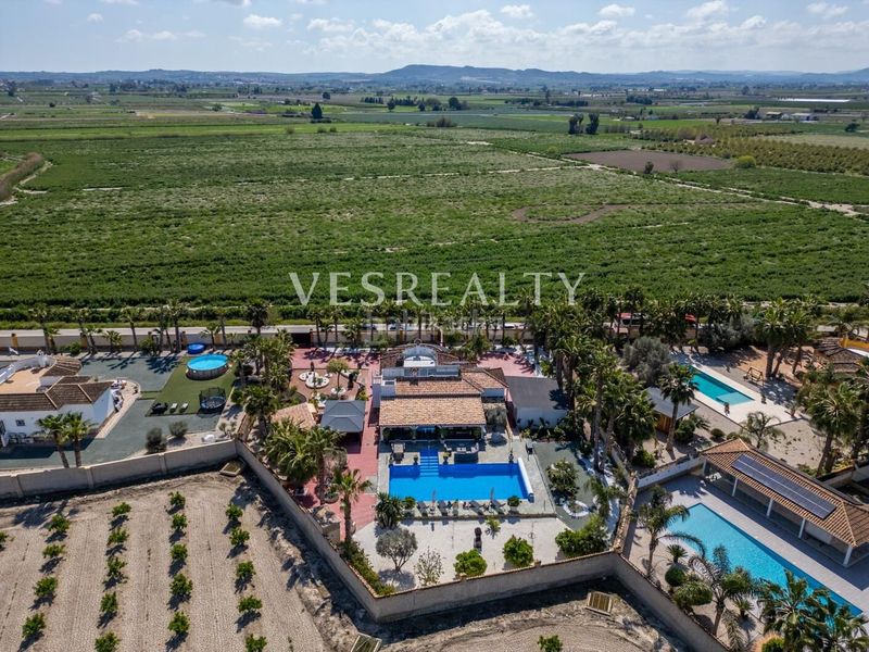 Foto 52a79c3e-c221-4c7a-bb26-ec557f8111ea. Xalet amb aparcament piscina a Catral