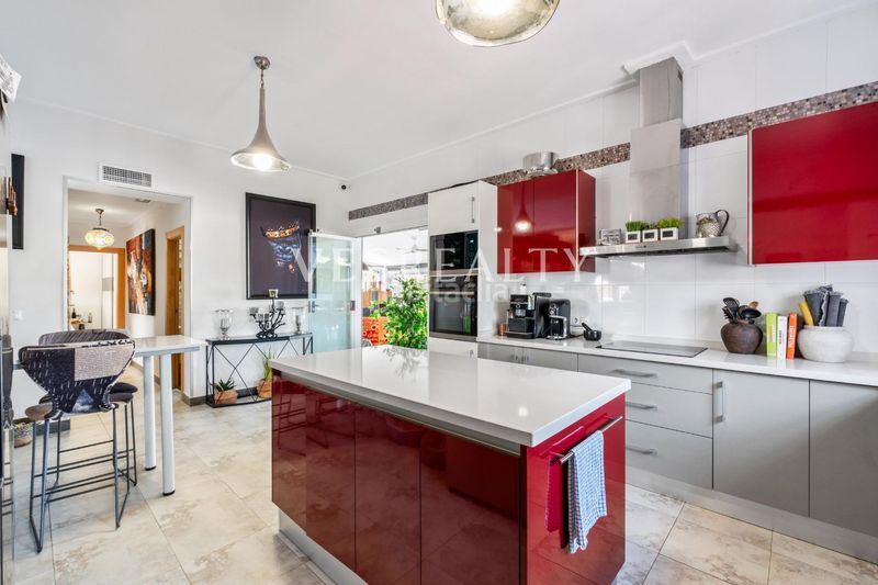 Foto 5a8e469b-0cf0-4327-9d53-28c3cc5514c7. Xalet amb aparcament piscina a Catral