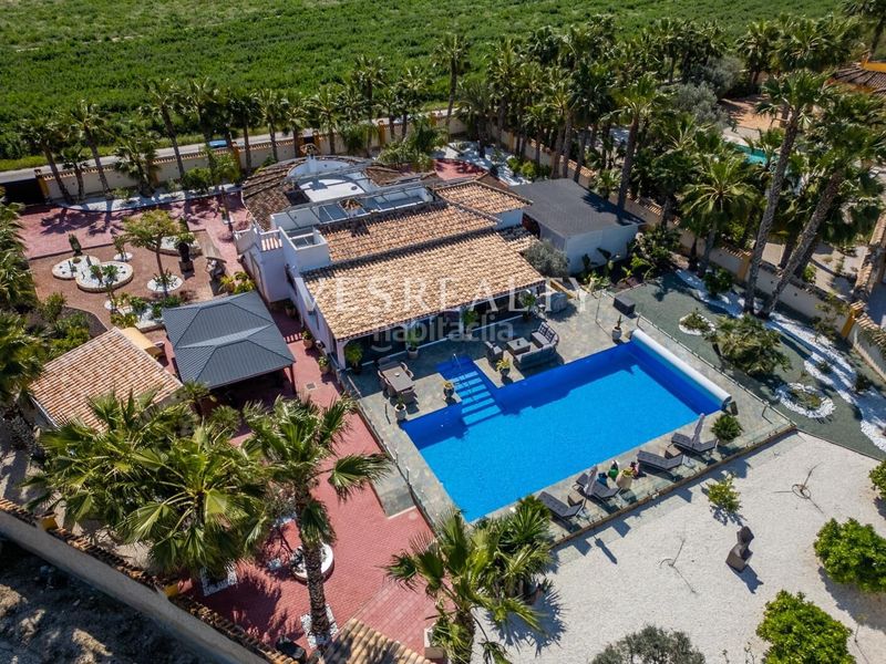 Foto 89353c14-c80a-4c7e-ba47-04f87358b44a. Xalet amb aparcament piscina a Catral