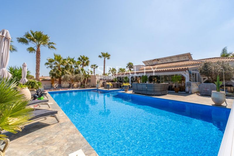 Foto 91e264d3-7b5b-406a-b694-47dcf1c6dbe6. Xalet amb aparcament piscina a Catral