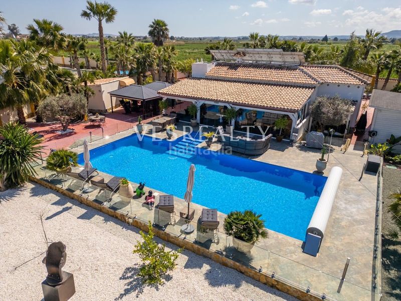 Foto a0180d6a-c288-4911-9c9e-be6e8b75d7e2. Xalet amb aparcament piscina a Catral