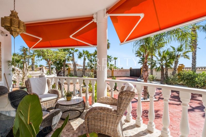 Foto a89119e5-3681-41e6-b171-4be83bc74977. Xalet amb aparcament piscina a Catral