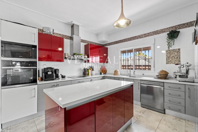 Foto d34fbf9c-4595-4785-8619-3926d7c7e0a1. Xalet amb aparcament piscina a Catral