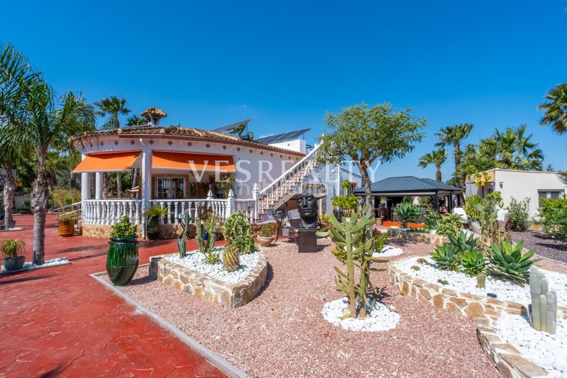 Foto d53ed8eb-eeee-48ae-b2f8-a7728e21b2ff. Xalet amb aparcament piscina a Catral