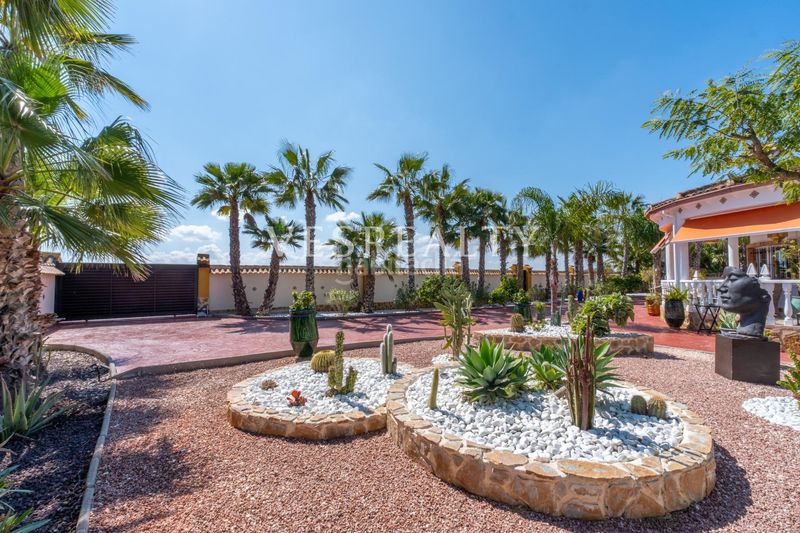 Foto e0e53ac3-e1a7-40c2-956d-d0445b0b1182. Xalet amb aparcament piscina a Catral