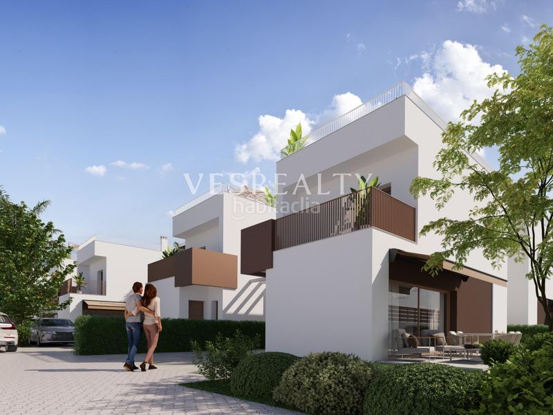 Foto a4bab348-bd87-4274-ac09-04fe04e6c6ef. Xalet amb aparcament piscina a La Marina Elche / Elx