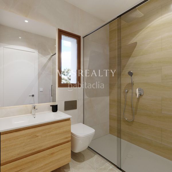 Foto e5561a96-e582-4bfe-b821-4d090a999e4f. Xalet amb aparcament piscina a La Marina Elche / Elx