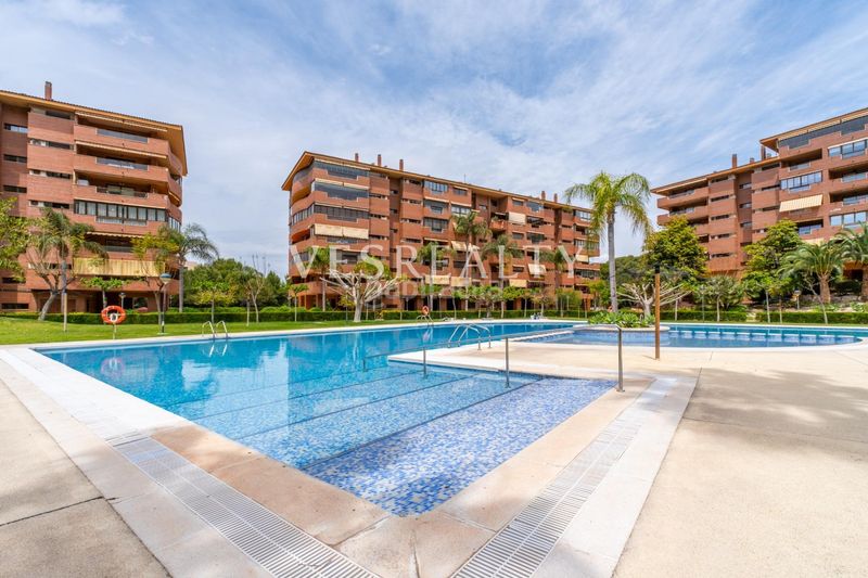 Foto d89f6005-56ec-434a-8b9d-1ef2e3657ee4. Pis amb calefacció aparcament piscina a Vistahermosa Alicante