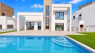 Chalet in Balcón de Finestrat-Terra Marina. Exclusiva villa de lujo lista para entrar a vivir en camporrosso