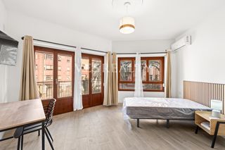 Rent Flat  Avenida poeta carmelo calvo. Amplio y moderno piso reformado en el corazón de alicante