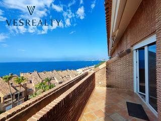 Semi detached house in Calle oceano 32