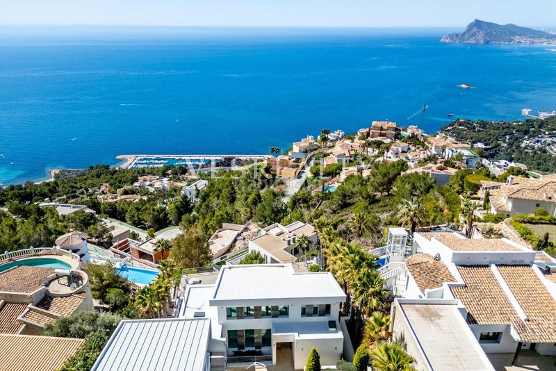 Foto ab166384-8938-4691-8a2c-d3098218ce57. Chalet mit pool in Altea hills Altea