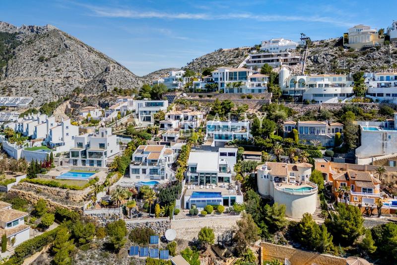 Foto 9b249ead-7a1d-4c4a-a632-28b2ebdd7db3. Chalet with pool in Altea hills Altea