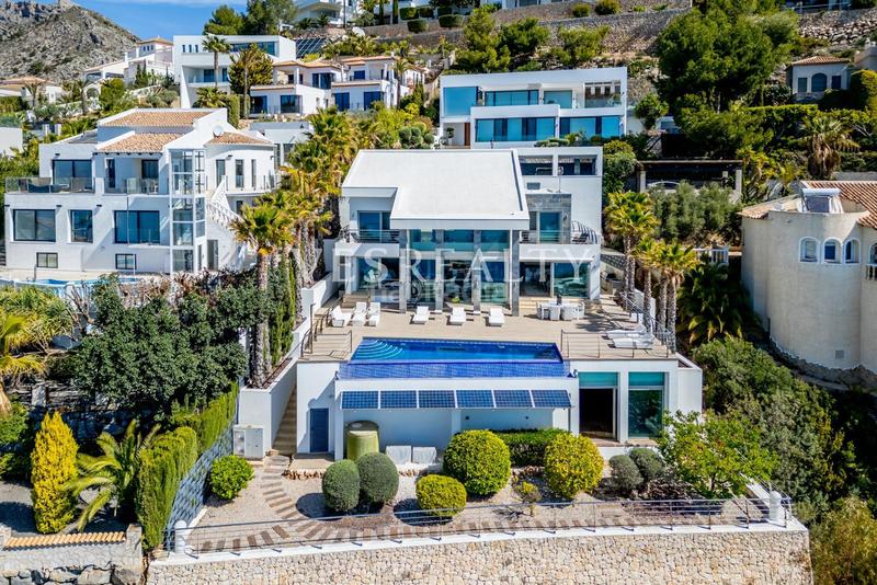 Foto af8e7760-8445-4658-9a32-2a7d6144a329. Chalet with pool in Altea hills Altea