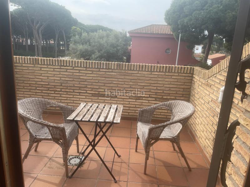 Foto 447bbb7b-0336-424f-97e2-8b8fb267fc2c. Chalet con camino parcheggio piscina in Los Gallos Chiclana de la Frontera