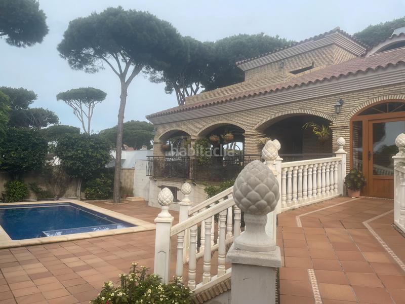 Foto 97961ab9-b3e1-486d-81d2-49e49a277ab3. Chalet con camino parcheggio piscina in Los Gallos Chiclana de la Frontera