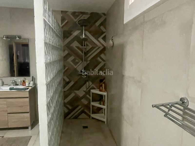 Foto c514316f-8a53-4681-a004-6a4fe1c24934. Chalet con camino parcheggio piscina in Los Gallos Chiclana de la Frontera