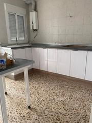 Location Maison jumelée à Núcleo urbano. Se alquila casa adosada en chiclana de la frontera