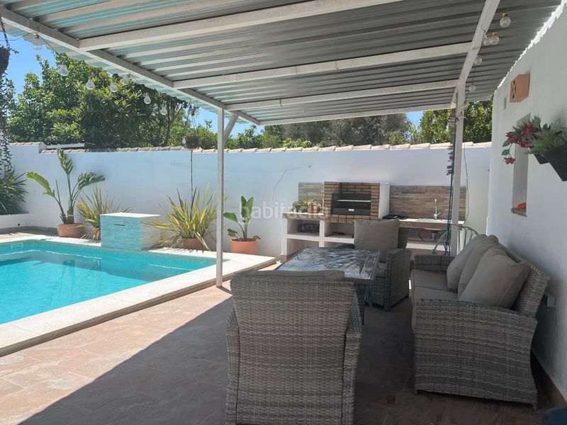 Foto 208c8ae6-6940-4939-ab18-124978ab5506. Xalet amb xemeneia aparcament piscina a Las Lagunas - Campano Chiclana de la Frontera