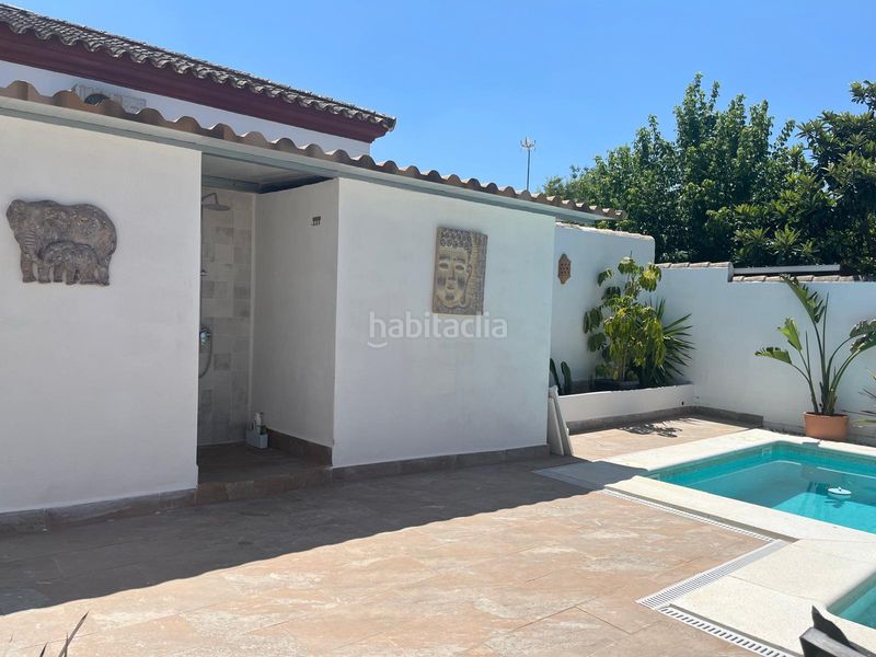 Foto 5e594bcc-c45d-44dd-8cd9-e5446731f47e. Xalet amb xemeneia aparcament piscina a Las Lagunas - Campano Chiclana de la Frontera