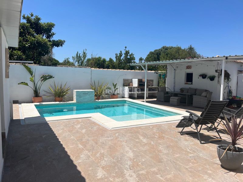 Foto 836c3ae3-5a50-4718-93d0-fcd33fd55035. Xalet amb xemeneia aparcament piscina a Las Lagunas - Campano Chiclana de la Frontera