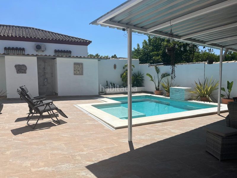 Foto f5116ae3-5ecd-4021-85af-73f65605e8ae. Xalet amb xemeneia aparcament piscina a Las Lagunas - Campano Chiclana de la Frontera