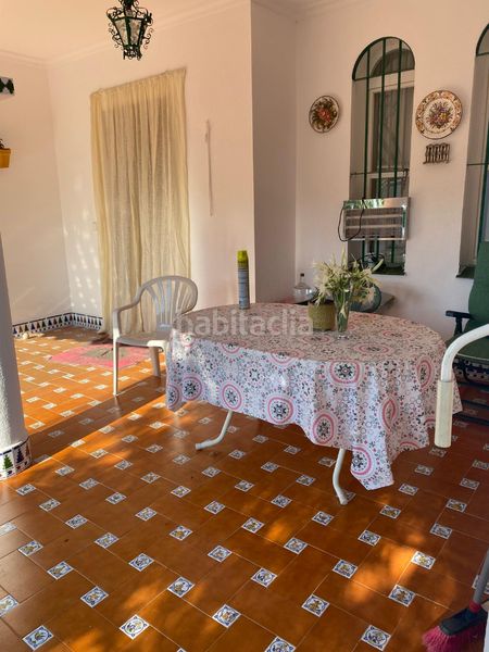 Foto cdd4e727-b6b9-4f09-aac8-8a6c8dc5e662. Xalet amb xemeneia aparcament a Los Gallos Chiclana de la Frontera