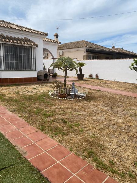 Foto 979169aa-b010-47c7-9ced-512c864cc0e9. Xalet amb aparcament piscina a Los Gallos Chiclana de la Frontera