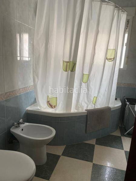 Foto b26649c3-cc39-43a2-a2dd-f0af0f05586c. Xalet amb aparcament piscina a Los Gallos Chiclana de la Frontera