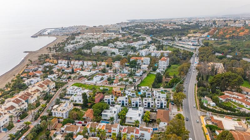 Foto 7d3ae466-5b13-4ac6-939b-1d9068d4e3e7. House with heating parking pool in Las Lomas de Río Verde Marbella