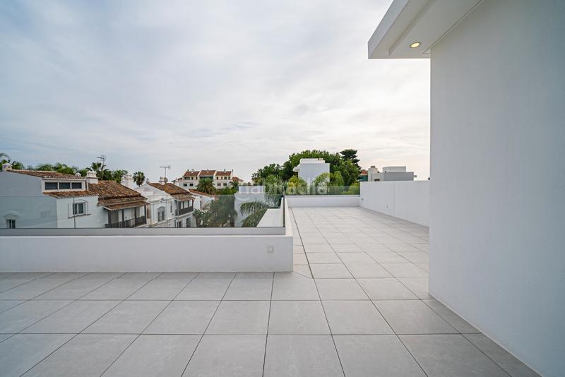 Foto b973122c-d043-4229-8442-5e41fa452f34. House with heating parking pool in Las Lomas de Río Verde Marbella