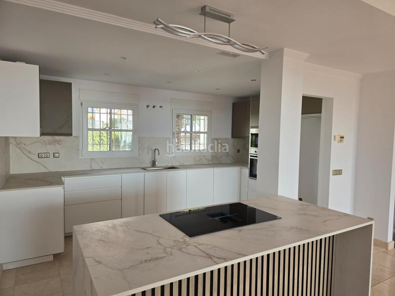 Foto 0a53ba15-2345-463c-a212-fb9047aa91de. Maison avec chauffage parking piscine dans Río Real Marbella