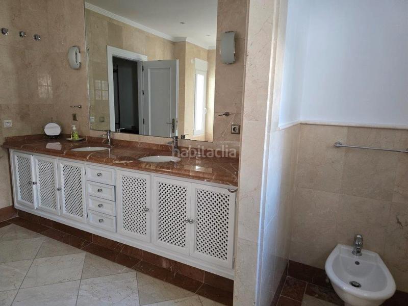 Foto d9d3a5ae-fd81-4d64-9267-38b38527f93e. Maison avec chauffage parking piscine dans Río Real Marbella