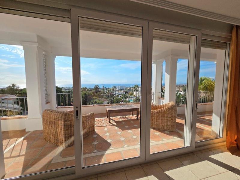 Foto ff31fc03-6a9b-4d94-bb75-567eb74caddb. Maison avec chauffage parking piscine dans Río Real Marbella